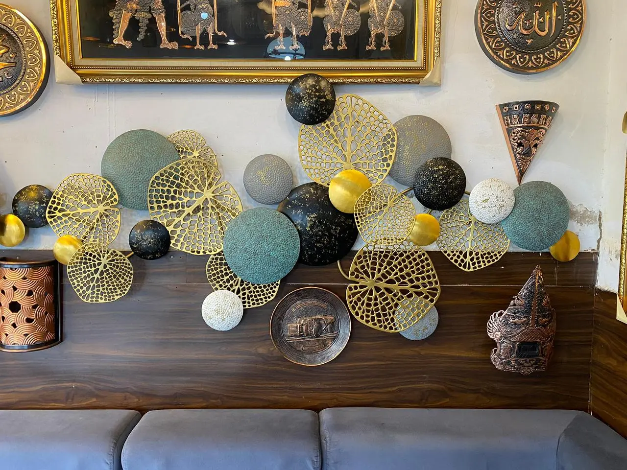 Ornamen logam custom